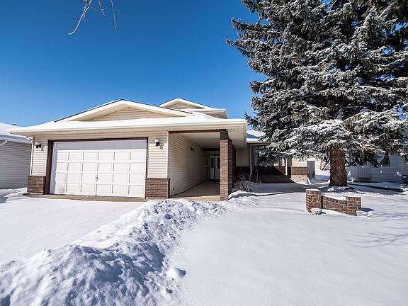 3rd image of 52 Piedmont Cres