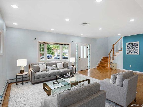 3rd image of 19 Meroke Ln