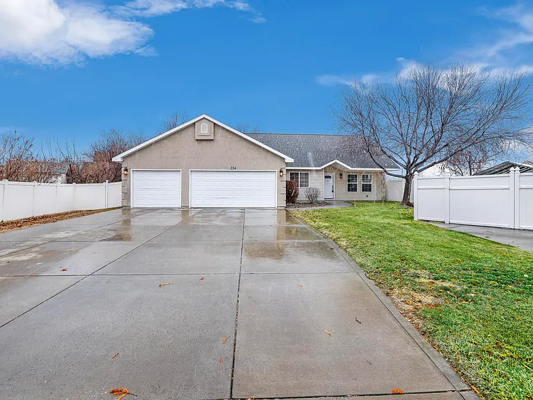 expansive driveway