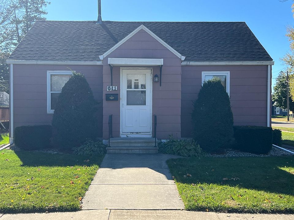 2nd image of 611 13th Ave SW