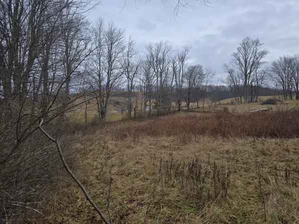 E Whitby Rd, Shady Spring, WV 25918