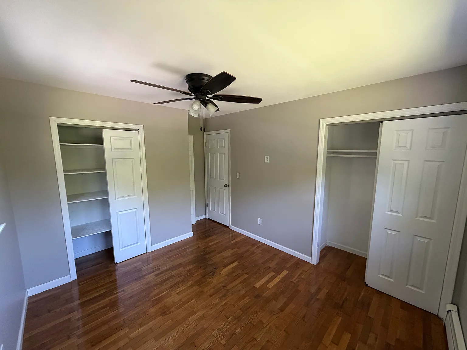 3 bed, $4,000 — Photo 4