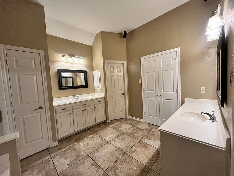 5313 Stone Brooke Xing — Photo 21