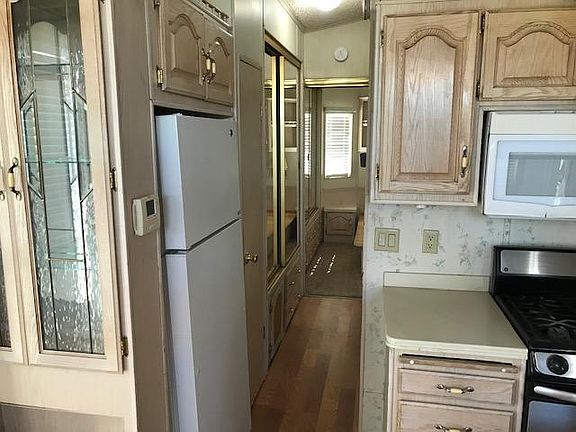 4th image of 763 W Avenue L #37