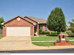 2004 Skyline Dr, Edmond, OK 73003