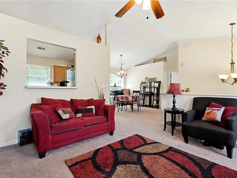1027 Alford Xing — Photo 5