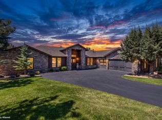 1144 Highland View Loop, Redmond, OR 97756