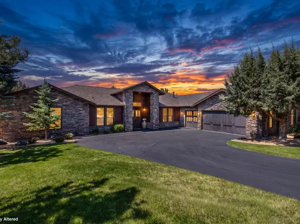 1144 Highland View Loop, Redmond, OR 97756