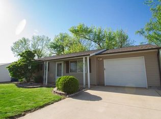 12053 Providence Ln, Maryland Heights, MO 63043