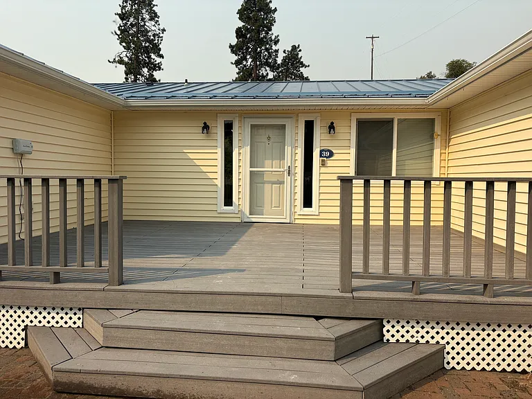 39 Peacock Ln — Photo 4