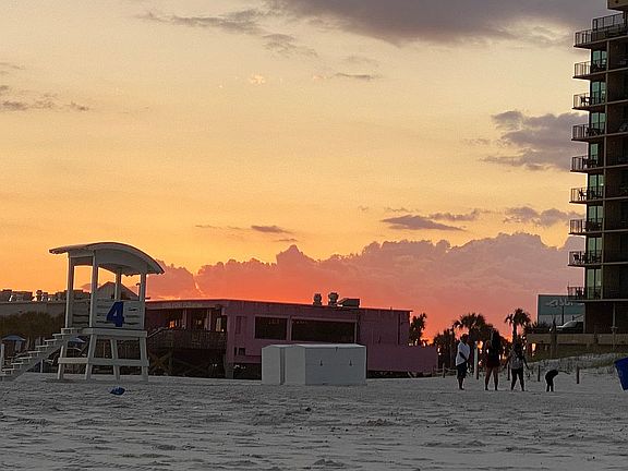  Gulf Shores Residents Beach