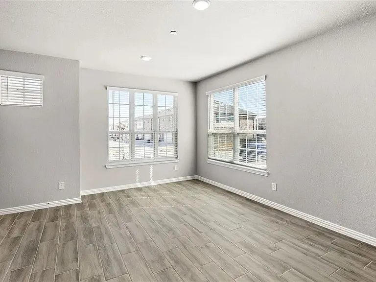 2820 Percheron Dr — Photo 5