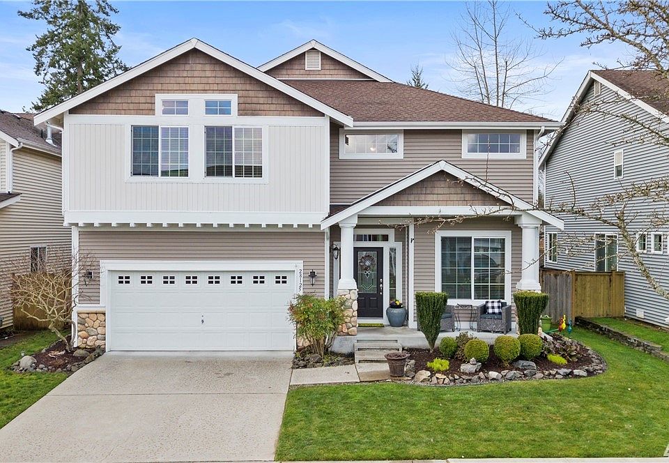 Beautiful home in desirable Maple Valley Glacier View Community.