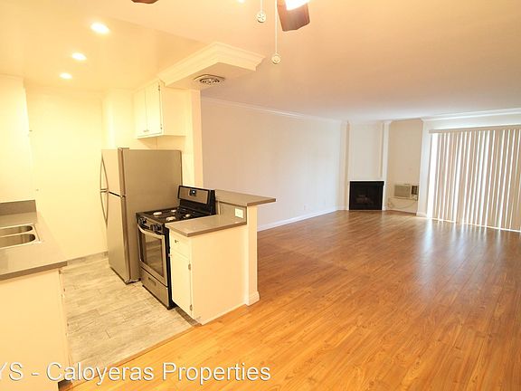 3rd image of 3671 Jasmine Ave APT 9