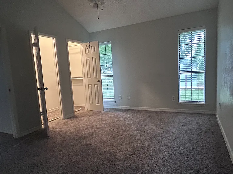 2614 Palmetto Dr — Photo 9