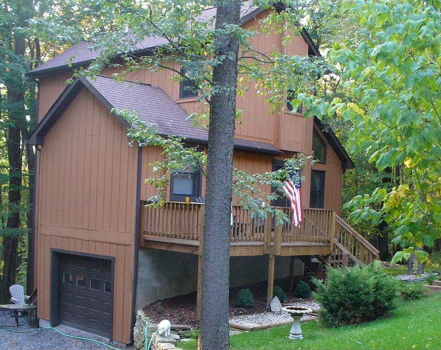 1st image of 121 Clover Dr