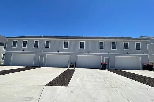 3rd image of 2106 Sherwood Ave