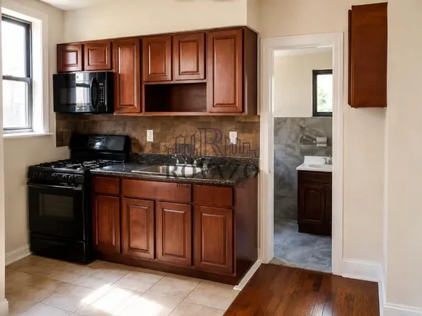 147 S Munn Ave #114, East Orange, NJ 07018