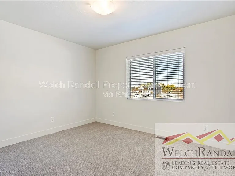 245 W 600 N — Photo 19