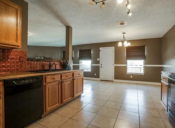 5th image of 1670 Hickory Creek Ln
