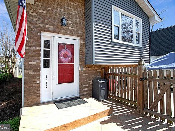 3rd image of 1615 Ruxton Rd