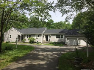 6 Bridgeworth Ln, Sherman, CT 06784