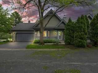 405 Falcon Ct, Darien, IL 60561