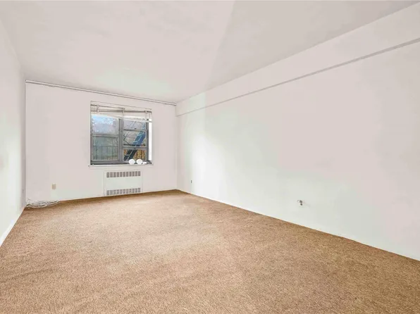 25-18 Union Street #3A, Flushing, NY 11354