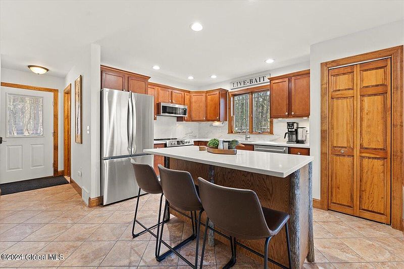 4th image of 2320 Ridge Road