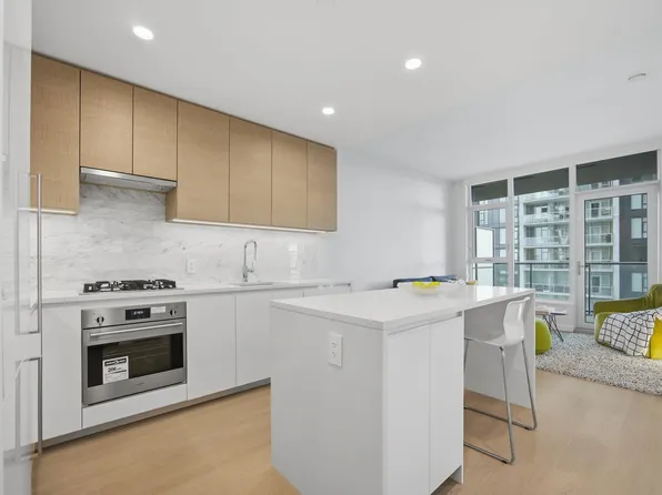 2108 Gilmore Ave #1910, Burnaby, BC V5C 0N8