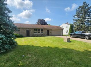 7025 Colonial Dr, Niagara Falls, NY 14305
