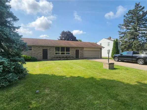 7025 Colonial Dr, Niagara Falls, NY 14305