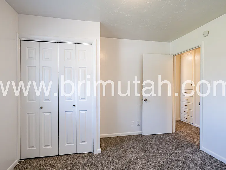 5856 S 157 W — Photo 14