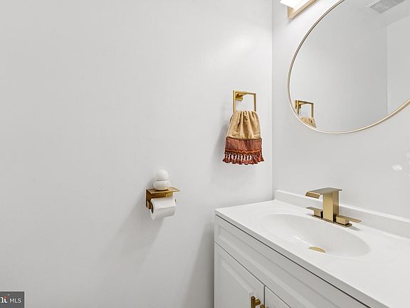 5th image of 3664 Masthead Trl