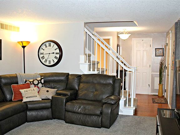 4th image of 6909 Mowhawa Dr