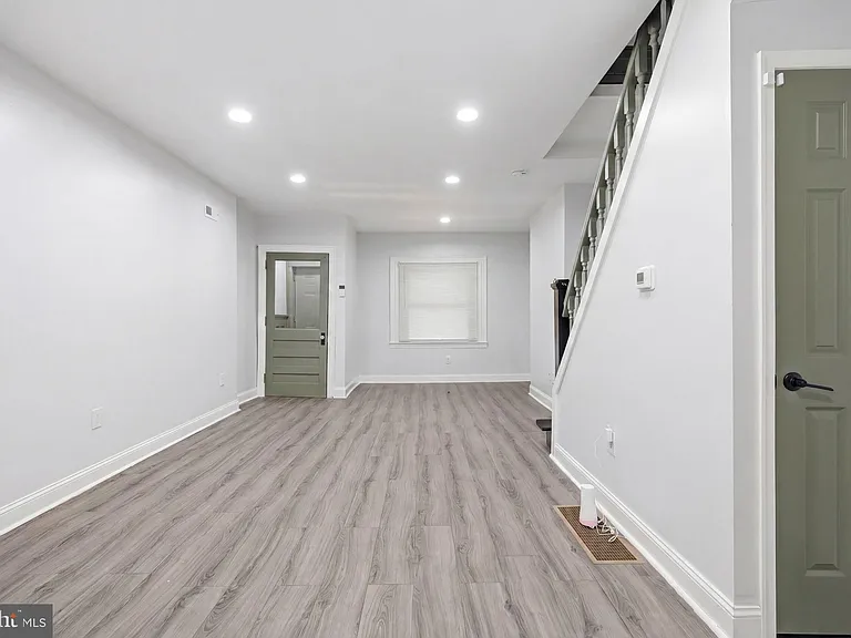 1406 S Allison St — Photo 7
