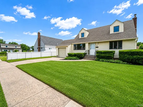 986 Cayuga Road, West Hempstead, NY 11552