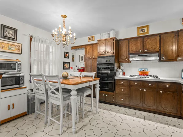 76 Jefferson Street image 13 of 36