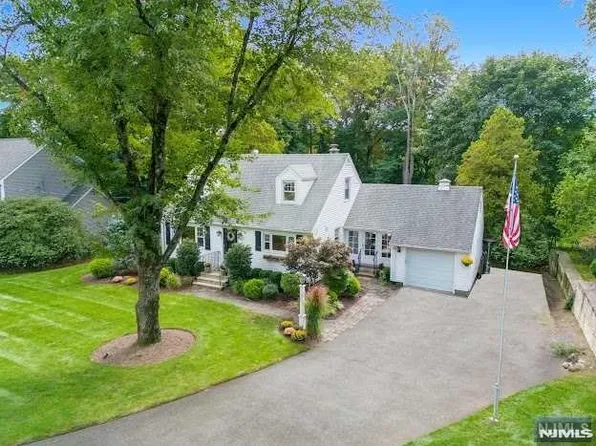 740 Frederick Ct, Wyckoff, NJ 07481