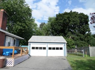 4 Hutch Rd, Salem, NH 03079