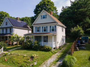 3 2nd St, Unionville, NY 10988