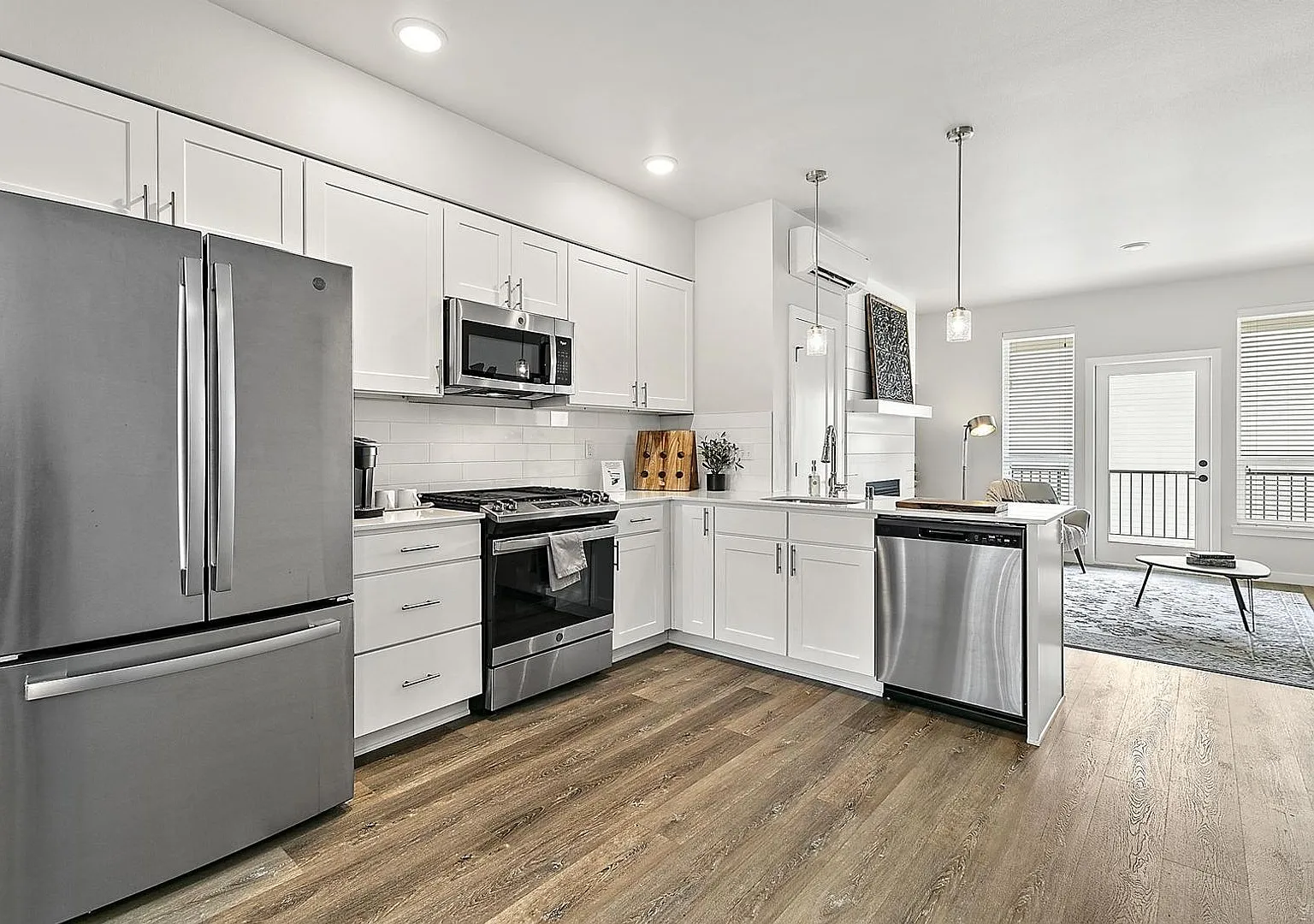 Spacious 3 Bedroom, 3 Bath Townhome with 1-Car Garage! — Photo 3