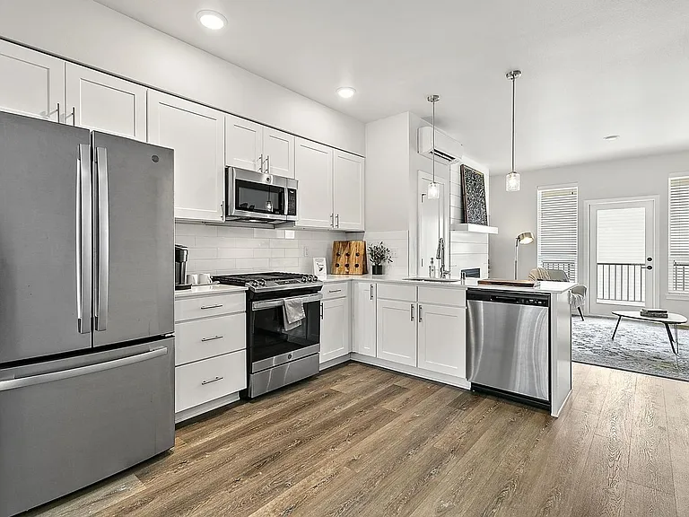 3723 Wardell Ln SE #C — Photo 3