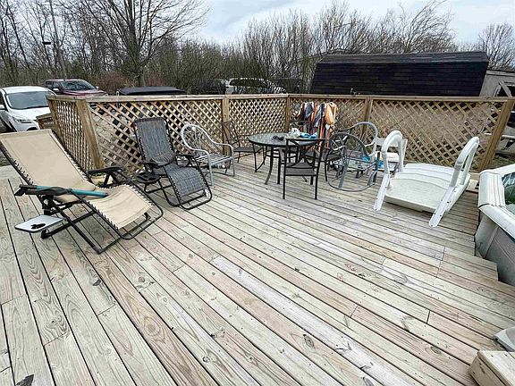 4th image of 225 Sarabeth Dr