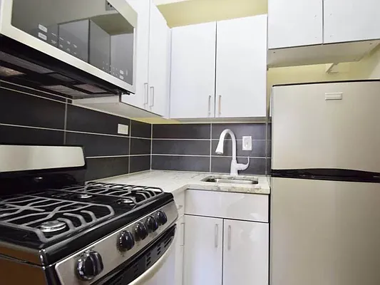 Rented by Bohemia Realty Group | media 12