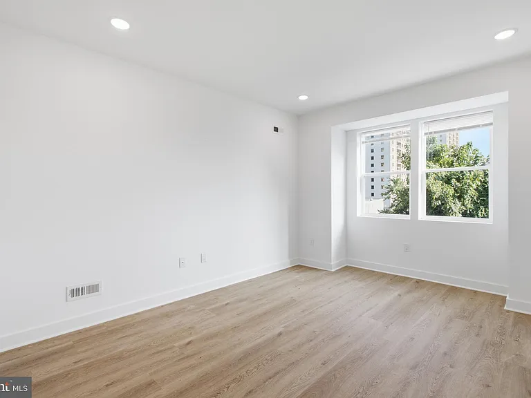1018 W Arizona St — Photo 26