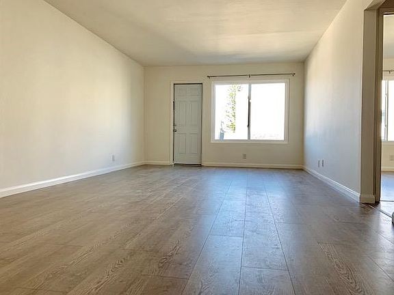 3rd image of 1338 Baker St APT 6