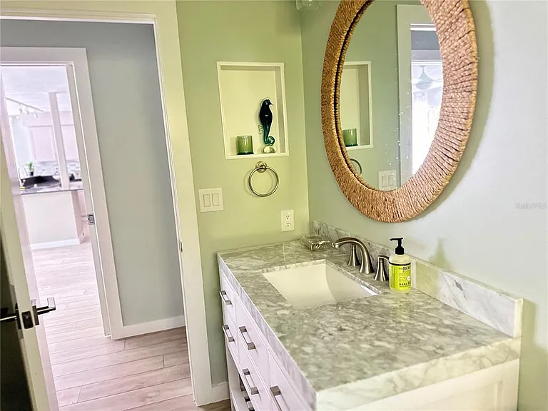 1723 Stanford Ln — Photo 22