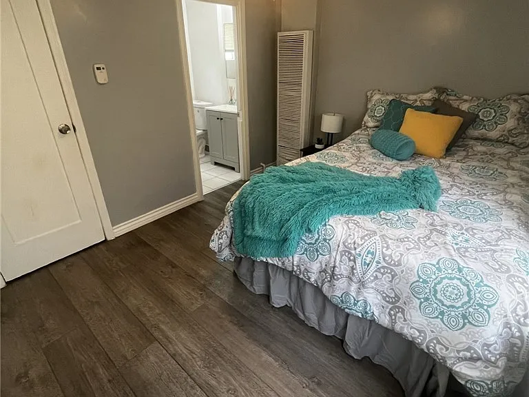 4520 S Normandie Ave — Photo 5