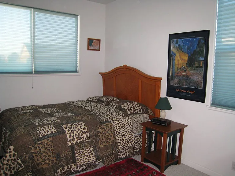 1862 Bedford Dr — Photo 4